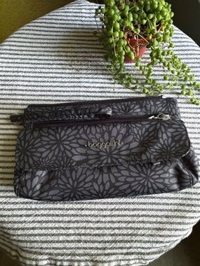 Baggallini Gray Floral Crossbody Clutch with Zip Pockets